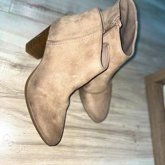 Old navy booties - Picture 1 of 1